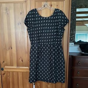 ❌[SOLD]❌ J.Crew silk b&w pattern dress - LIGHTLY WORN